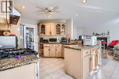 79 Gatestone Drive, Hamilton, ON - Indoor Photo Showing Kitchen