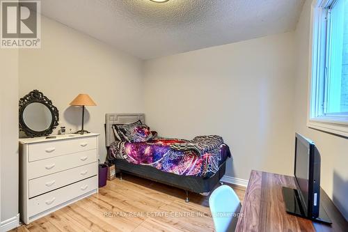 79 Gatestone Drive, Hamilton, ON - Indoor Photo Showing Bedroom