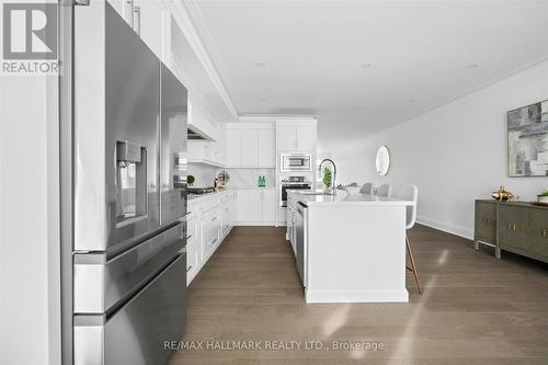 17 Antonio Court, Toronto, ON - Indoor Photo Showing Kitchen With Upgraded Kitchen