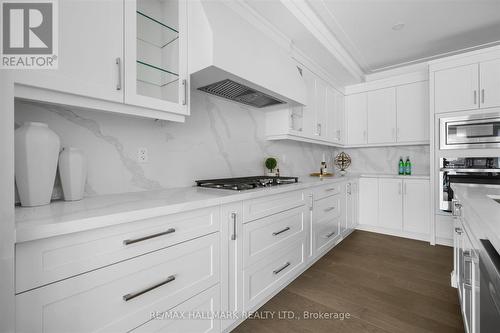 17 Antonio Court, Toronto, ON - Indoor Photo Showing Kitchen