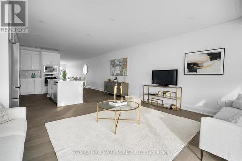 17 Antonio Court, Toronto, ON - Indoor Photo Showing Living Room