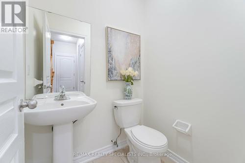 90 Truro Circle, Brampton, ON - Indoor Photo Showing Bathroom