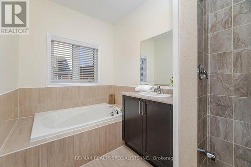 90 Truro Circle, Brampton, ON - Indoor Photo Showing Bathroom