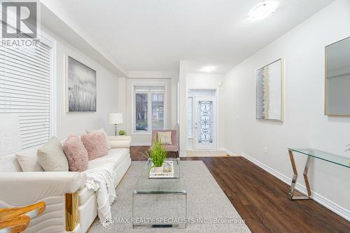 90 Truro Circle, Brampton, ON - Indoor Photo Showing Living Room