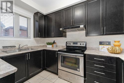 90 Truro Circle, Brampton, ON - Indoor Photo Showing Kitchen With Stainless Steel Kitchen With Double Sink