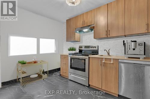 44 Mary Street, Brantford, ON - Indoor Photo Showing Kitchen