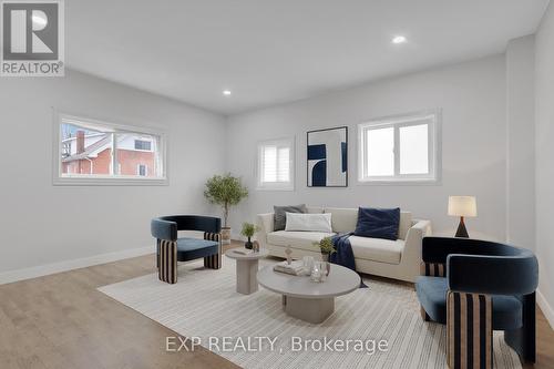 44 Mary Street, Brantford, ON - Indoor Photo Showing Living Room