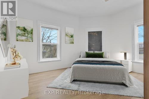 44 Mary Street, Brantford, ON - Indoor Photo Showing Bedroom