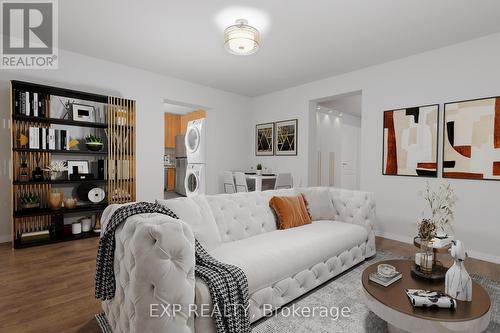 44 Mary Street, Brantford, ON - Indoor Photo Showing Living Room