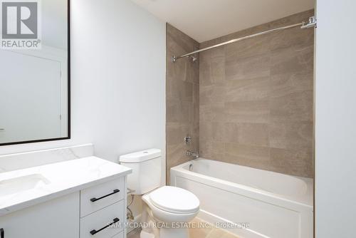 1610 - 741 King Street, Kitchener, ON - Indoor Photo Showing Bathroom