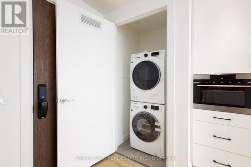 1610 - 741 King Street, Kitchener, ON - Indoor Photo Showing Laundry Room