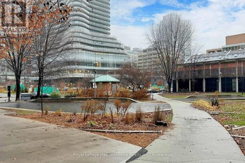 912 - 887 Bay Street, Toronto (Bay Street Corridor), ON 