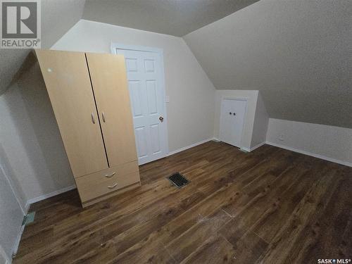 813 Souris Avenue, Weyburn, SK - Indoor Photo Showing Other Room