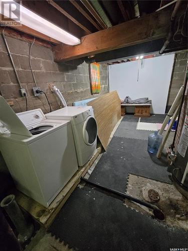 813 Souris Avenue, Weyburn, SK - Indoor Photo Showing Laundry Room