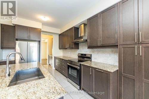 861 Rexton Drive, Oshawa, ON - Indoor Photo Showing Kitchen With Double Sink With Upgraded Kitchen