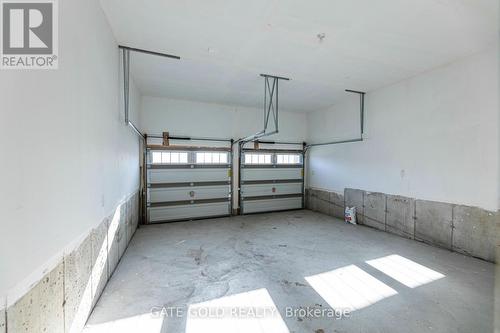 861 Rexton Drive, Oshawa, ON - Indoor Photo Showing Garage