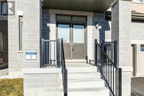 861 Rexton Drive, Oshawa, ON - Outdoor