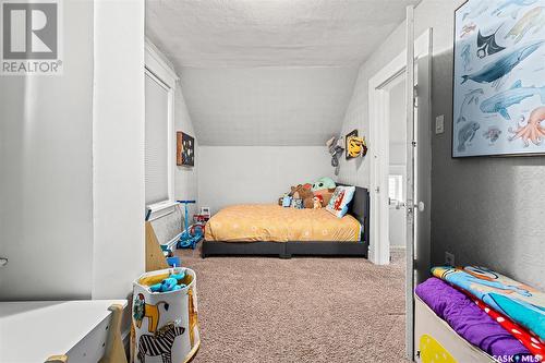 878 5Th Avenue Nw, Moose Jaw, SK - Indoor Photo Showing Bedroom