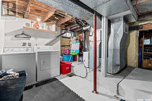 878 5Th Avenue Nw, Moose Jaw, SK - Indoor Photo Showing Laundry Room