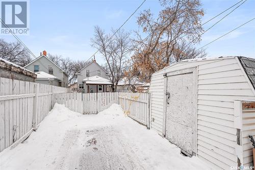 878 5Th Avenue Nw, Moose Jaw, SK - Outdoor