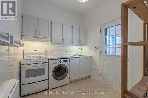 2 - 516 Lyon Street N, Ottawa, ON - Indoor Photo Showing Laundry Room