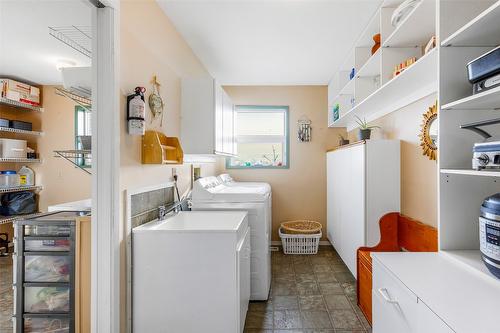 1061 Westview Road, Creston, BC - Indoor Photo Showing Laundry Room