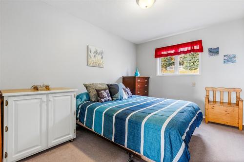 1061 Westview Road, Creston, BC - Indoor Photo Showing Bedroom