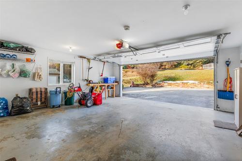 1061 Westview Road, Creston, BC - Indoor Photo Showing Garage