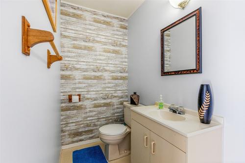 1061 Westview Road, Creston, BC - Indoor Photo Showing Bathroom