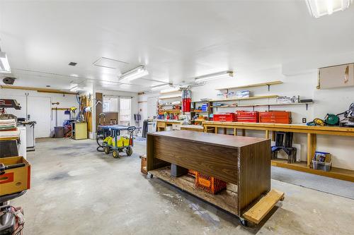 1061 Westview Road, Creston, BC - Indoor Photo Showing Garage