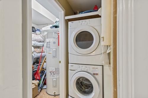 211-225 Kettle View Road, Big White, BC - Indoor Photo Showing Laundry Room