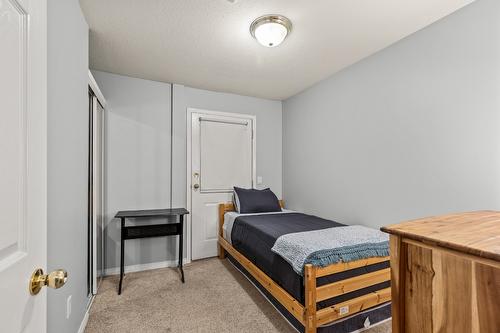 211-225 Kettle View Road, Big White, BC - Indoor Photo Showing Bedroom