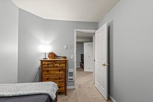 211-225 Kettle View Road, Big White, BC - Indoor Photo Showing Bedroom