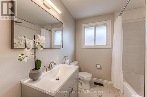 43 Mohawk Drive, Guelph (Brant), ON - Indoor Photo Showing Bathroom