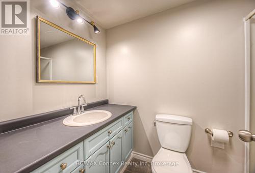 43 Mohawk Drive, Guelph (Brant), ON - Indoor Photo Showing Bathroom