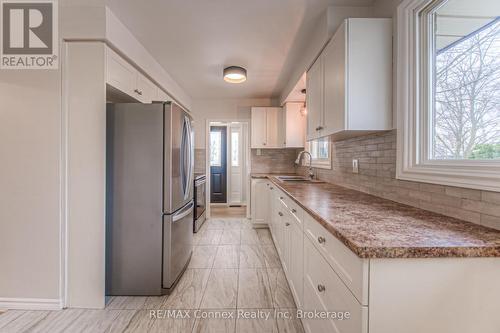 43 Mohawk Drive, Guelph (Brant), ON - Indoor Photo Showing Kitchen