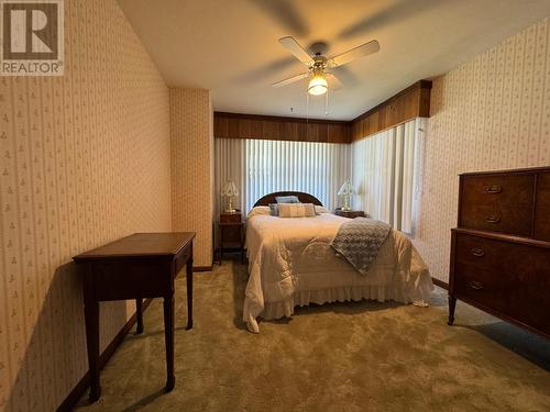 3310 Lilac Crescent, Trail, BC - Indoor Photo Showing Bedroom