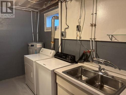 3310 Lilac Crescent, Trail, BC - Indoor Photo Showing Laundry Room