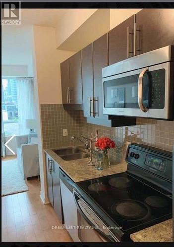 306 - 18 Harbour Street, Toronto, ON - Indoor Photo Showing Kitchen With Double Sink