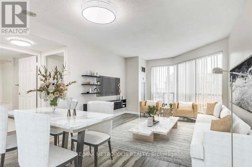 1801 - 11 Lee Centre Drive, Toronto, ON - Indoor Photo Showing Living Room