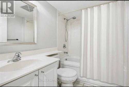 1801 - 11 Lee Centre Drive, Toronto, ON - Indoor Photo Showing Bathroom