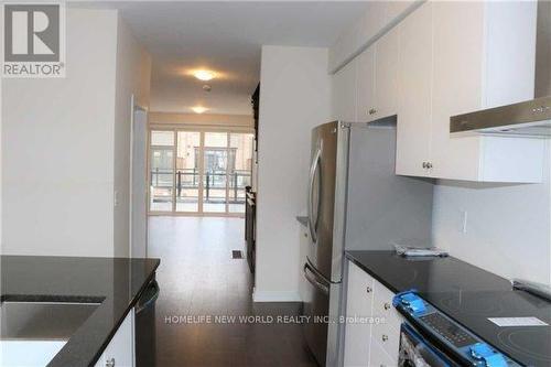 189 Salterton Circle, Vaughan, ON - Indoor Photo Showing Kitchen