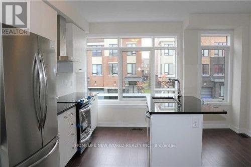 189 Salterton Circle, Vaughan, ON - Indoor Photo Showing Kitchen