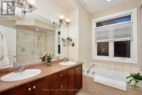 128 Sir Adam Beck Road, Stratford, ON - Indoor Photo Showing Bathroom