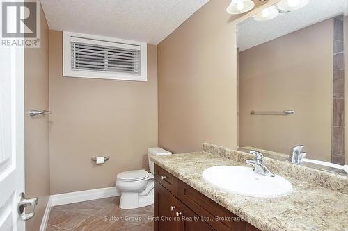 128 Sir Adam Beck Road, Stratford, ON - Indoor Photo Showing Bathroom