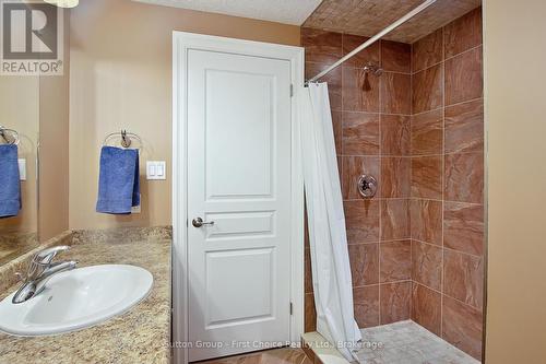 128 Sir Adam Beck Road, Stratford, ON - Indoor Photo Showing Bathroom