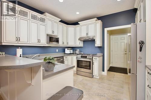 128 Sir Adam Beck Road, Stratford, ON - Indoor Photo Showing Kitchen