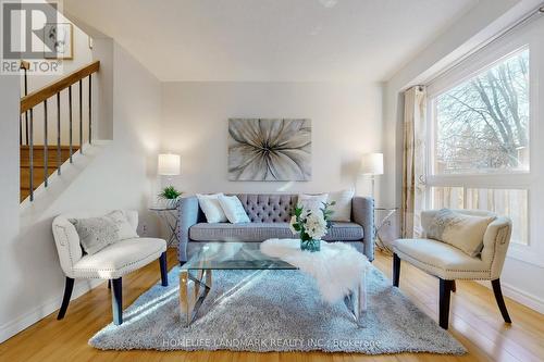 94 James Park Square, Toronto, ON - Indoor Photo Showing Living Room