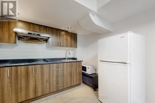 94 James Park Square, Toronto, ON - Indoor Photo Showing Kitchen