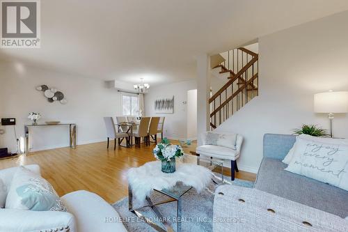 94 James Park Square, Toronto, ON - Indoor Photo Showing Living Room